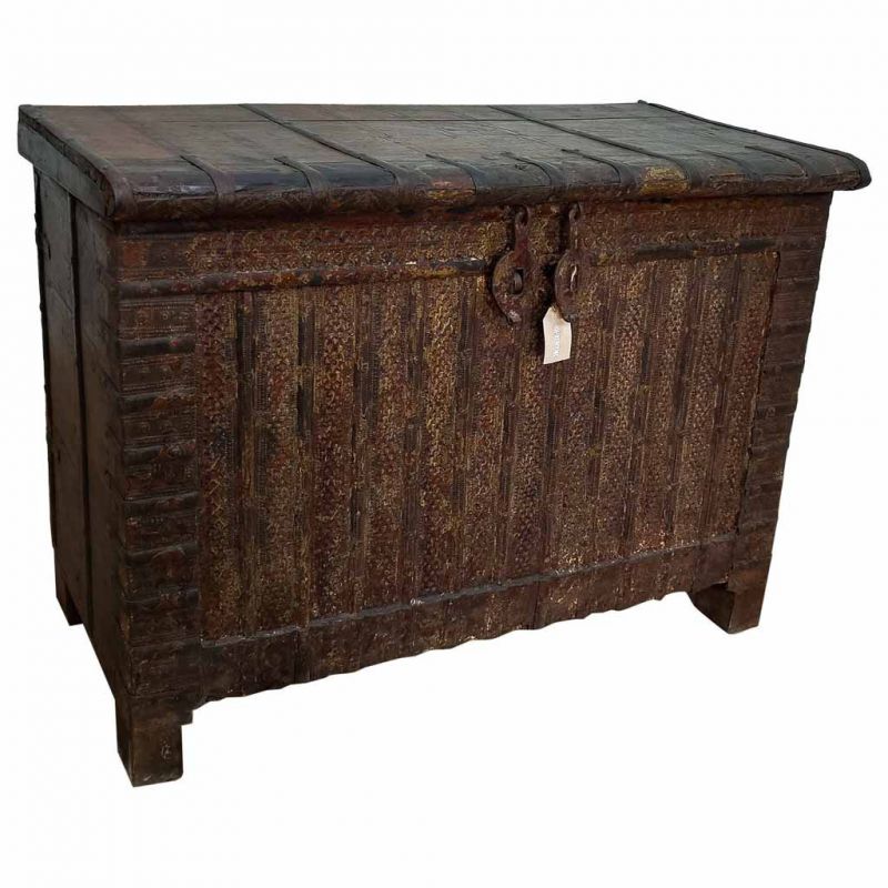 METAL TRUNK WITH BROWN HANDMADE FINISH