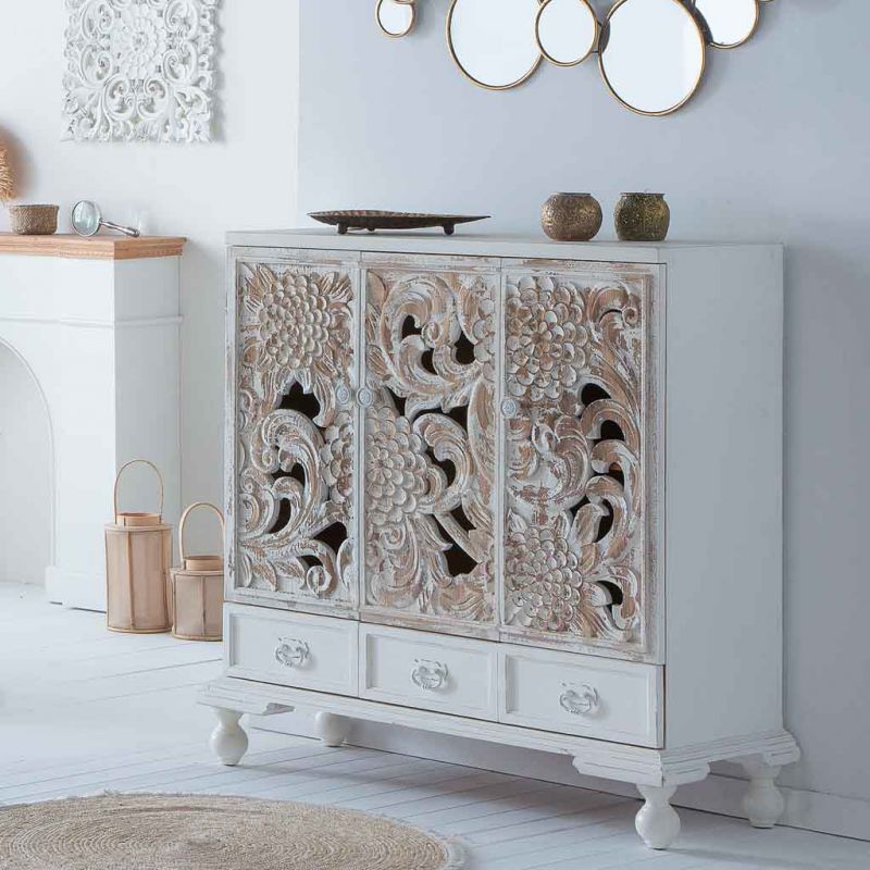 WHITE WOODEN SIDEBOARD